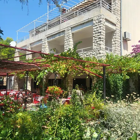 Apartament Margaret 150 Meters To The